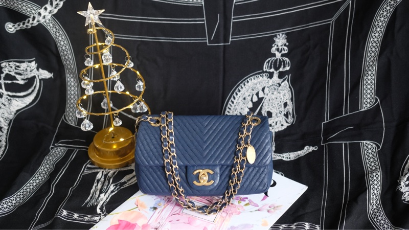 Chanel藍金釦牛皮 大mini cf-0