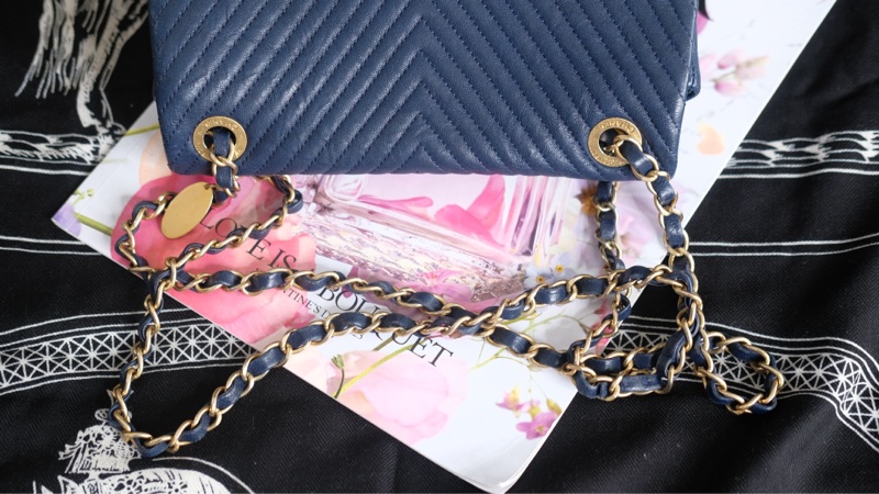 Chanel藍金釦牛皮 大mini cf-25