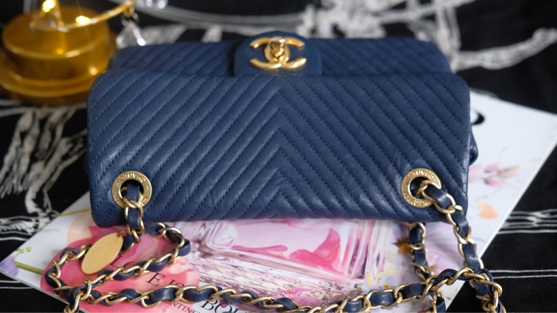 Chanel藍金釦牛皮 大mini cf-34