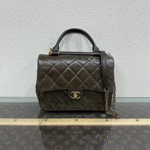 CHANEL 橄欖綠金扣手提斜背包24*19*9 98新配件塵袋