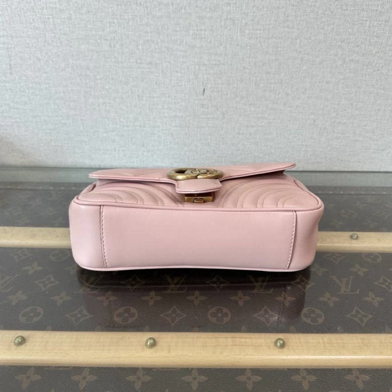 GUCCI 櫻花粉金扣 Marmont馬蒙22肩背斜背鏈條包 22*13*6 98新-3