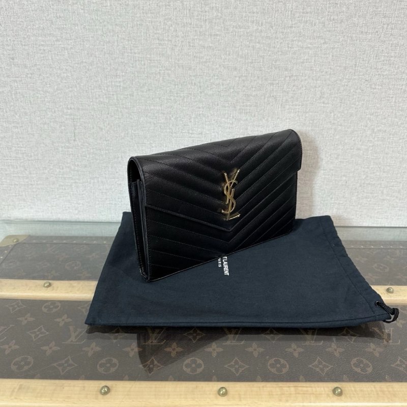 YSL 黑色金扣荔枝紋肩背斜背信封包 22*14*3 99新配件塵袋-1