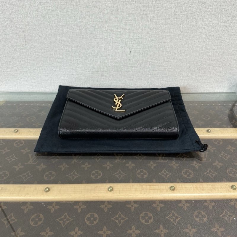 YSL 黑色金扣荔枝紋肩背斜背信封包 22*14*3 99新配件塵袋-3