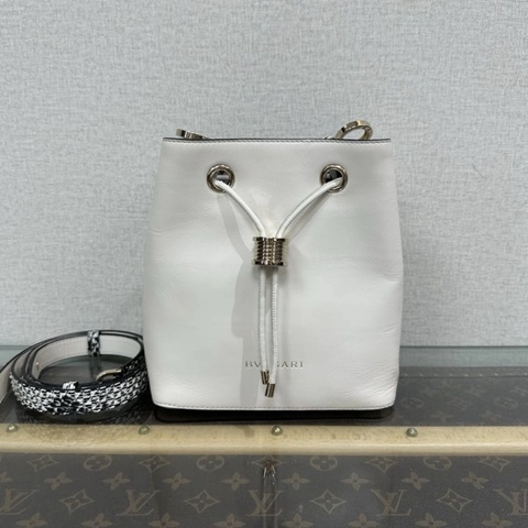 BVLGARI 黑白蛇皮雙面抽繩水桶肩背包 19*13*17.5 98新配件塵袋