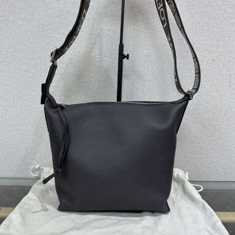 LOEWE 灰銀cubi小號肩背斜背包 22*10.5*29.5 99新配件塵袋