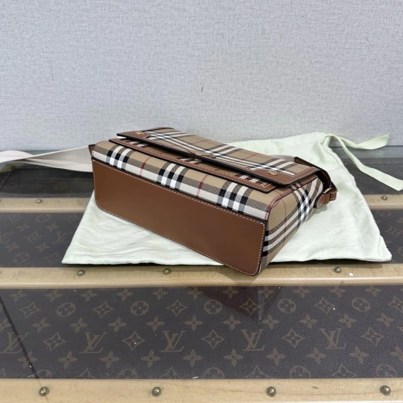 BURBERRY 經典格紋NOTE肩背斜背包 25*8.8*18 99新 配件塵袋-2