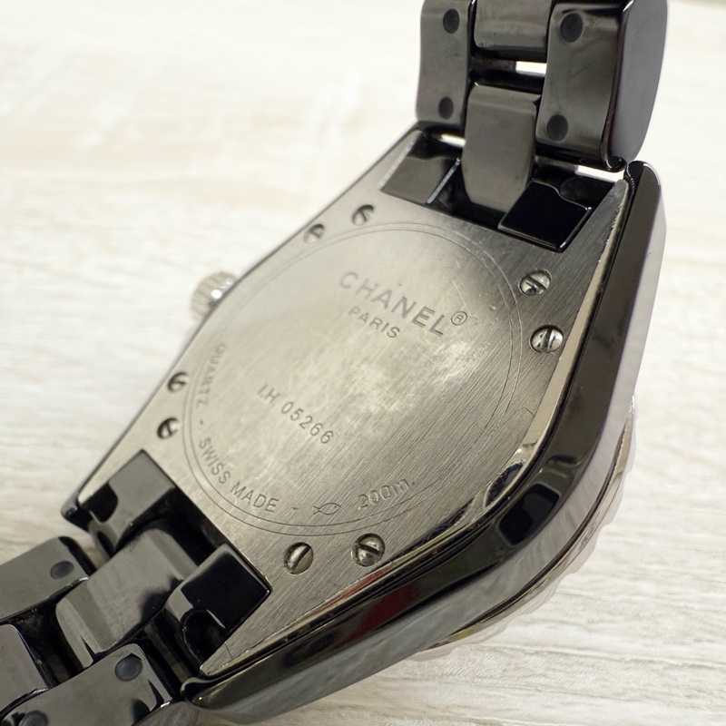 CHANEL黑色陶瓷12點鑽石英錶J12 33mm-10