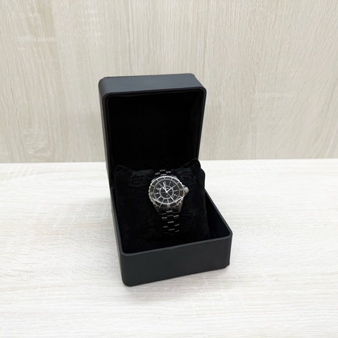 CHANEL黑色陶瓷石英錶J12 33mm/H0682