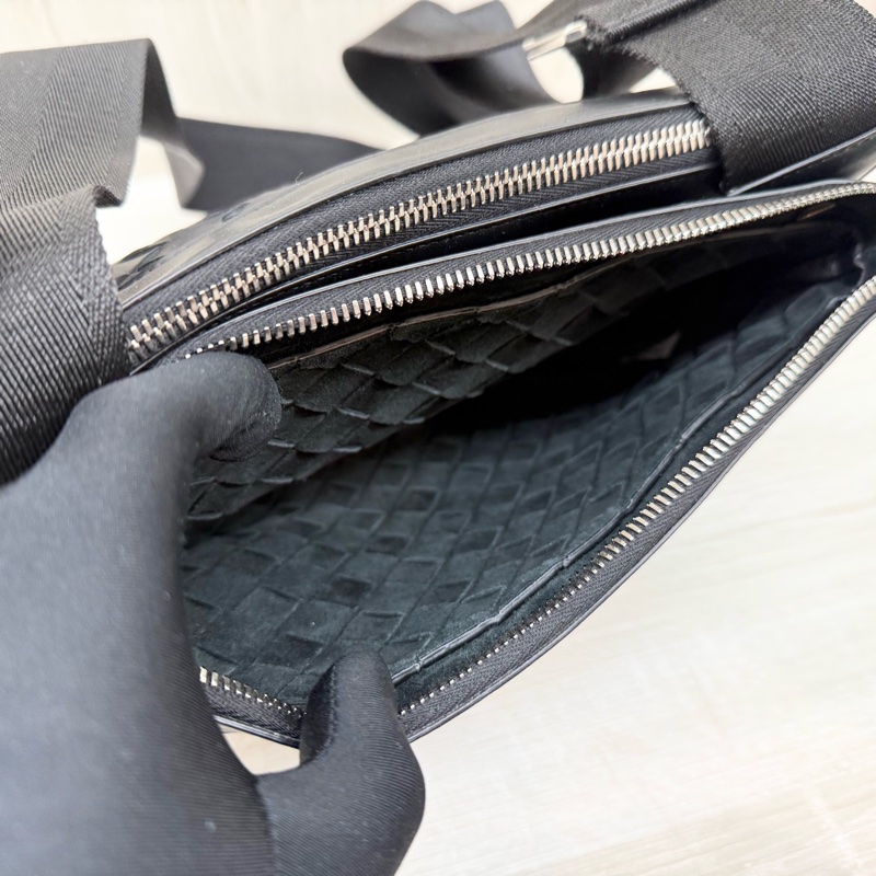 BV黑色牛皮編織Intrecciato Duo 斜背包-10