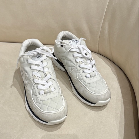 CHANEL香奈兒白色菱形格紋運動鞋 38.5碼