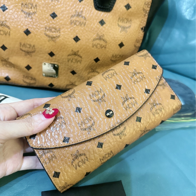 MCM 真皮手提肩背斜背包(贈送MCM皮夾）-3