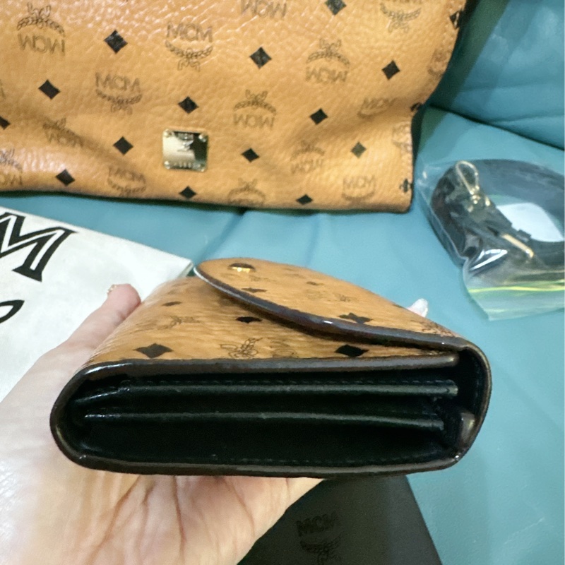 MCM 真皮手提肩背斜背包(贈送MCM皮夾）-11