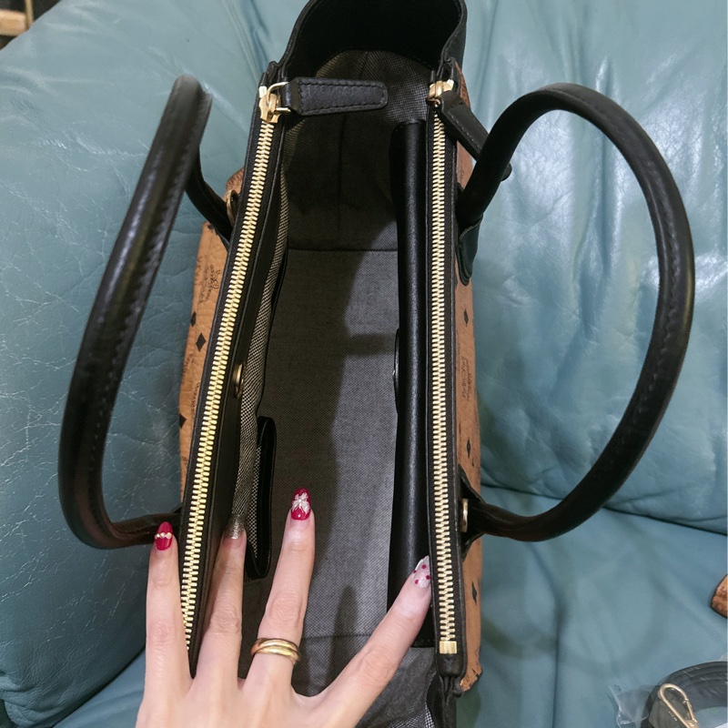 MCM 真皮手提肩背斜背包(贈送MCM皮夾）-21