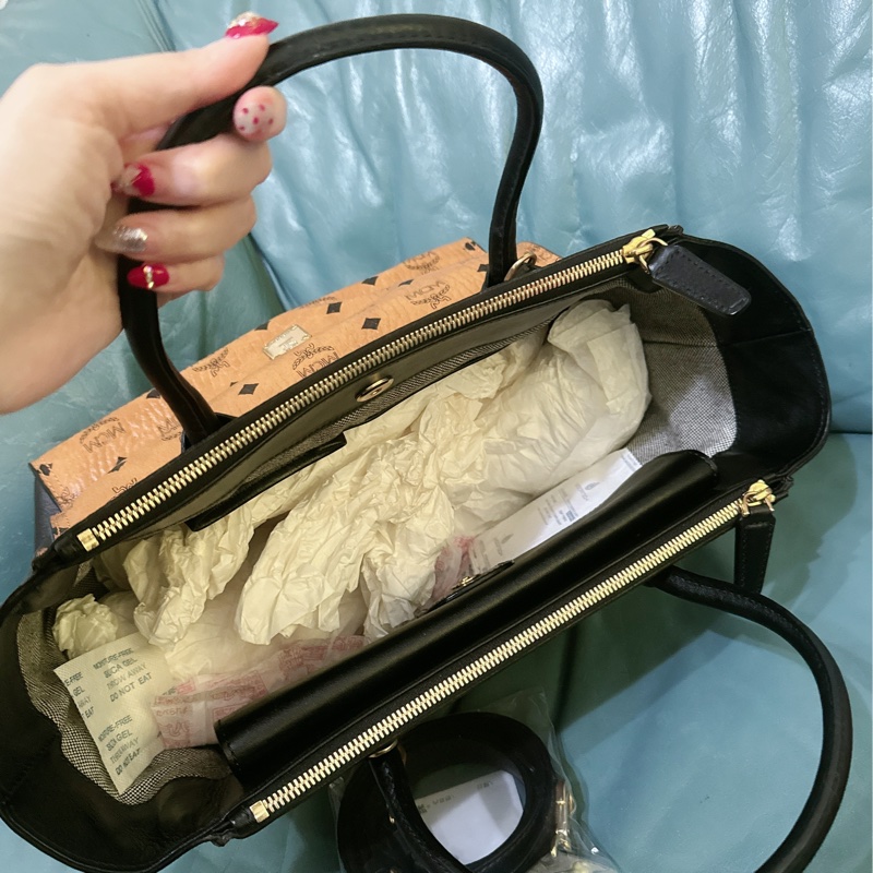 MCM 真皮手提肩背斜背包(贈送MCM皮夾）-29