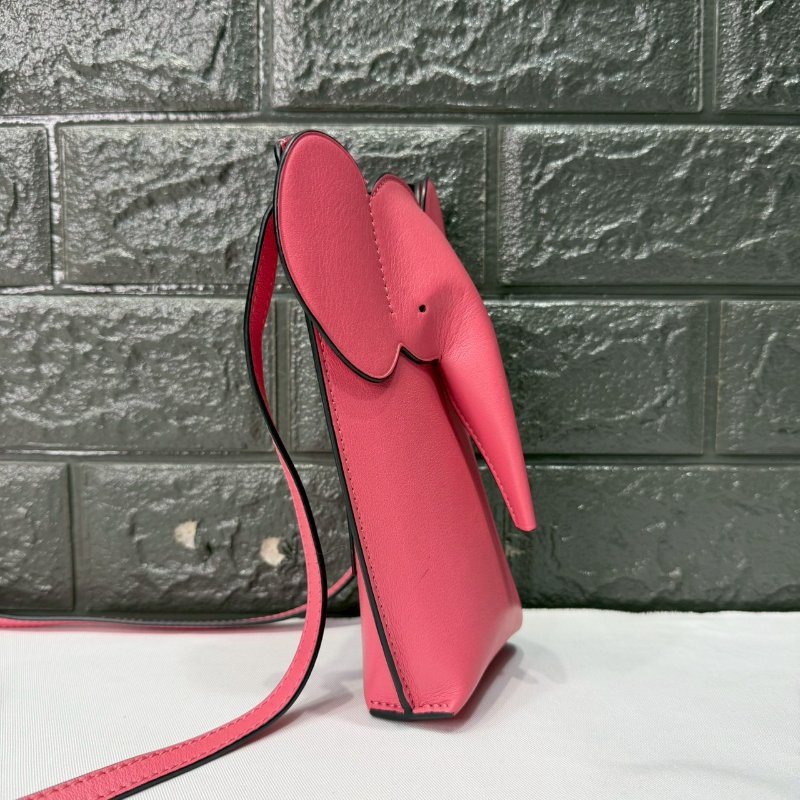 LOEWE 粉色大象手機包-3