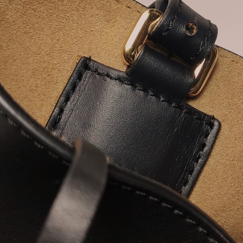 Loewe Gate牛皮鏤空Logo斜挎包單肩包-10