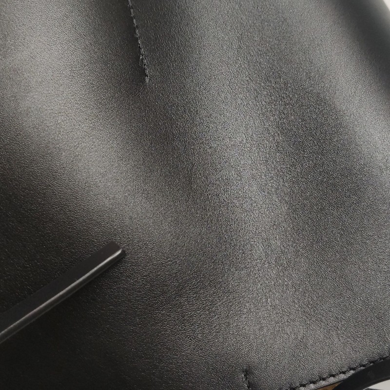 Loewe Gate牛皮鏤空Logo斜挎包單肩包-13