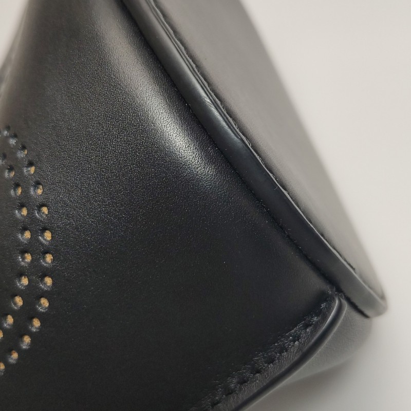 Loewe Gate牛皮鏤空Logo斜挎包單肩包-19