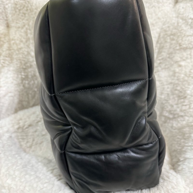 全新 coach 黑色澎澎包-31