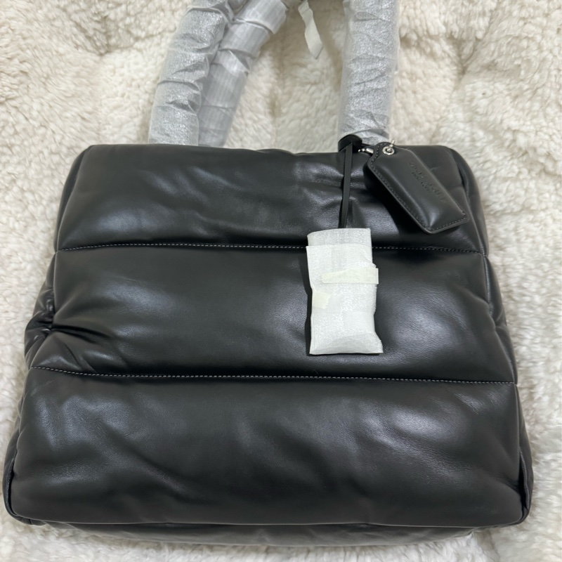 全新 coach 黑色澎澎包-32