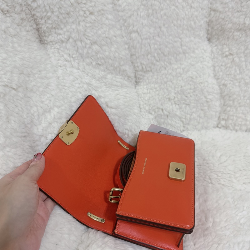 【全新COACH】BANDIT 斜背包-13