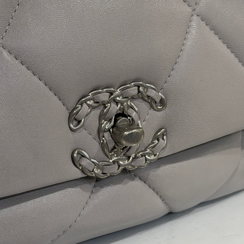 #芯片款 #全新全配 #專櫃23萬入手 香奈兒19bag小號 奶灰色-6