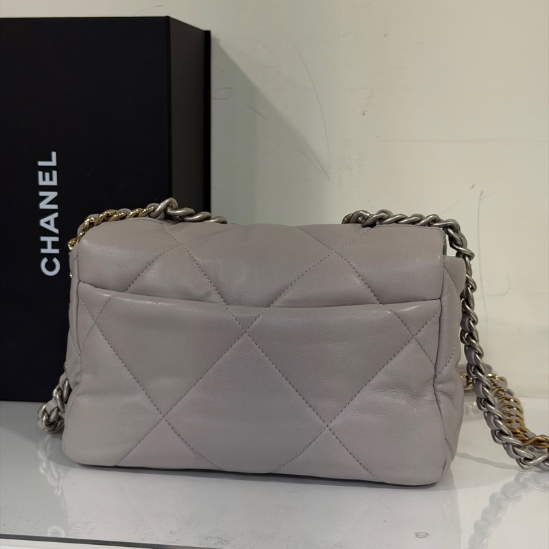 #芯片款 #全新全配 #專櫃23萬入手 香奈兒19bag小號 奶灰色-8