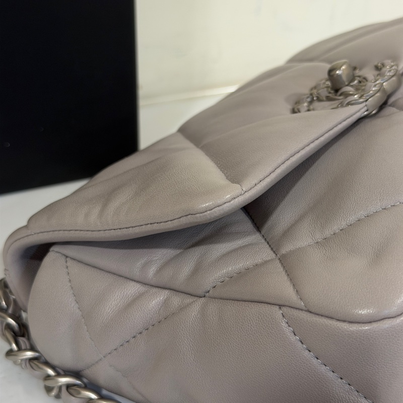 #芯片款 #全新全配 #專櫃23萬入手 香奈兒19bag小號 奶灰色-16