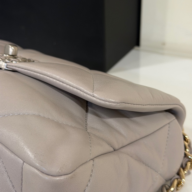 #芯片款 #全新全配 #專櫃23萬入手 香奈兒19bag小號 奶灰色-17