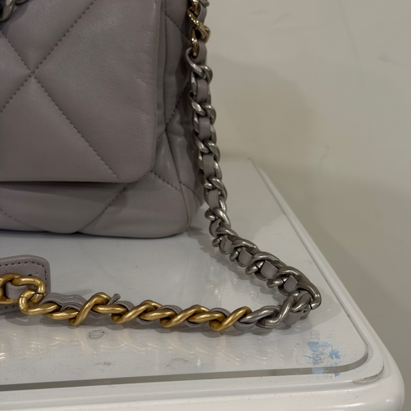 #芯片款 #全新全配 #專櫃23萬入手 香奈兒19bag小號 奶灰色-19
