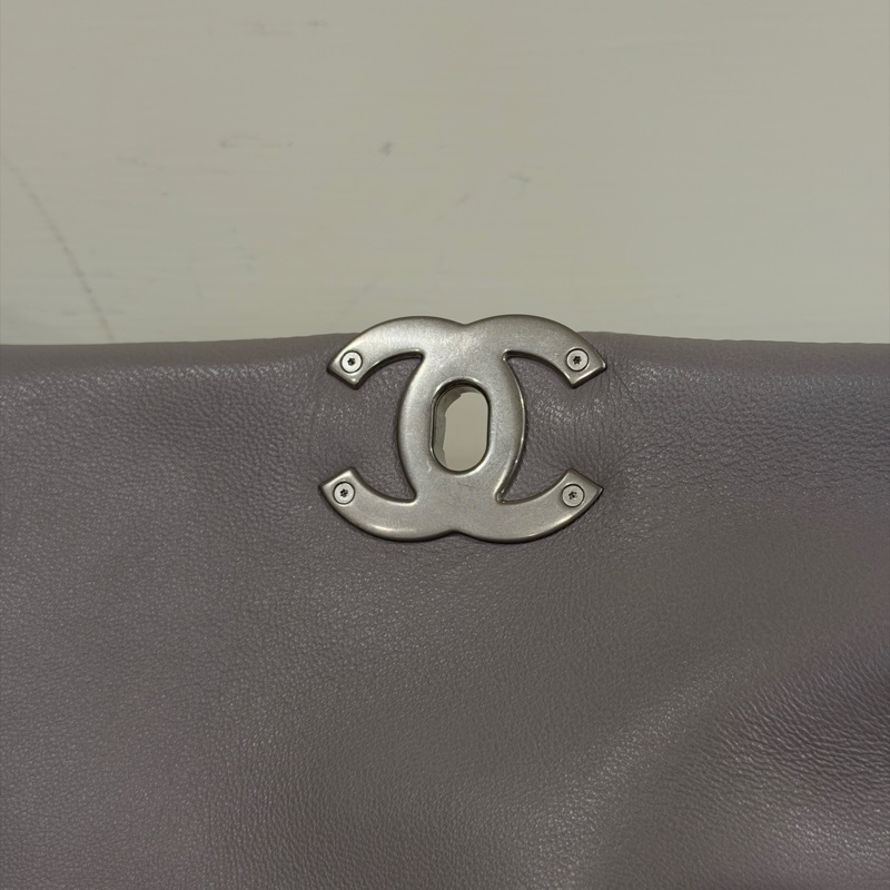 #芯片款 #全新全配 #專櫃23萬入手 香奈兒19bag小號 奶灰色-23