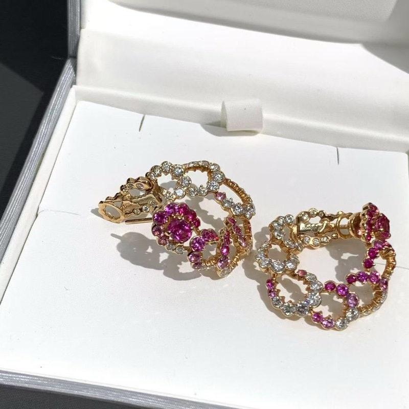 Dior archi 高珠系列滿鑽玫瑰金耳環,粉色藍寶石拼鑽石,上耳超級大氣,日常配搭或出席宴會都合適,2025年購入-4