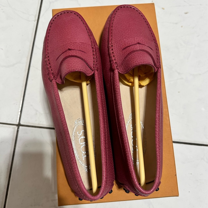 TOD’S 桃紅色 豆豆鞋 尺寸37.5-1