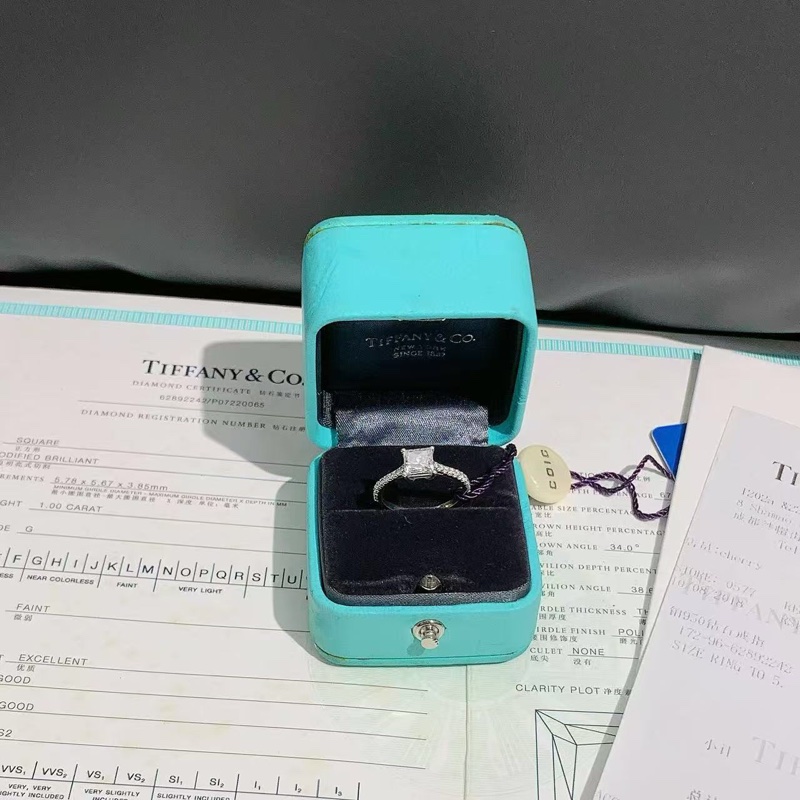 Tiffany1克拉方鑽豪華鑲嵌鑽戒51號，2018年購入-7