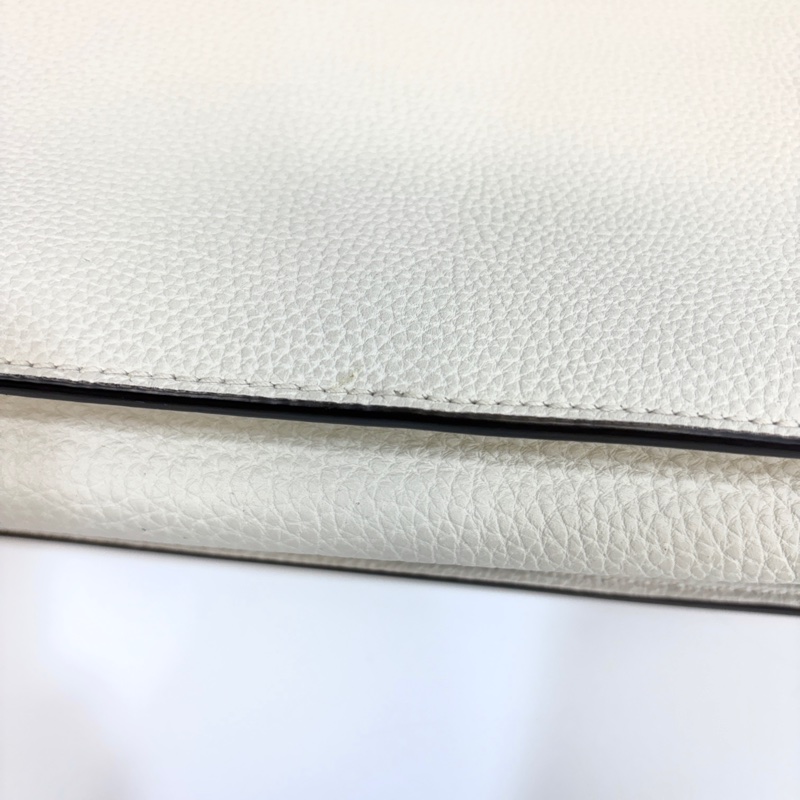 GUCCI牛皮白色插釦下蓋側背包362971-16
