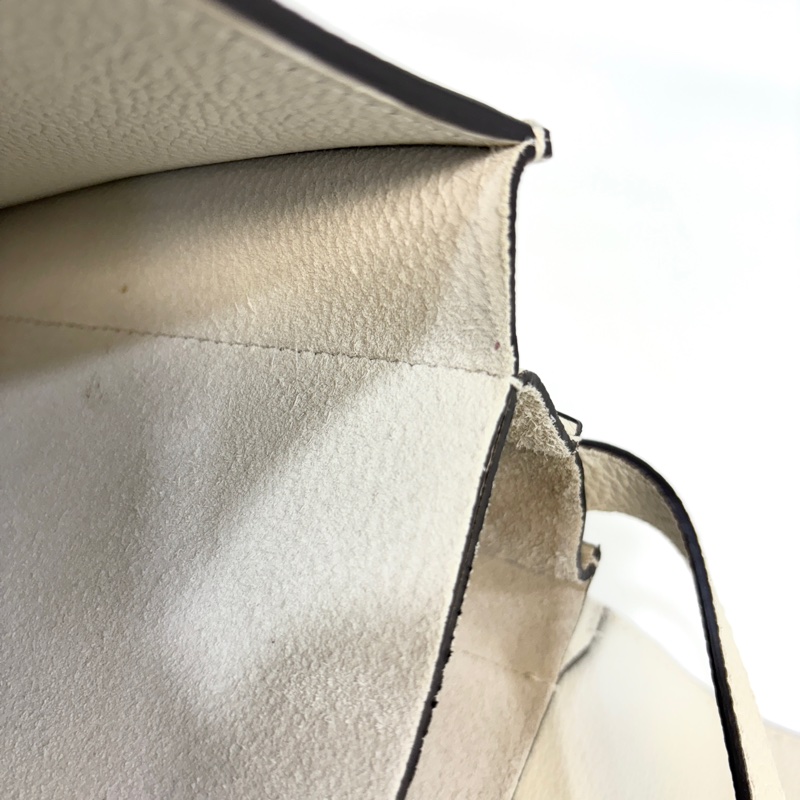 GUCCI牛皮白色插釦下蓋側背包362971-33