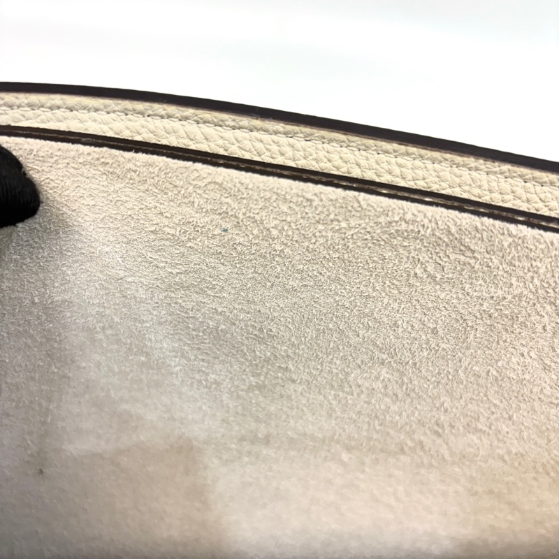 GUCCI牛皮白色插釦下蓋側背包362971-36