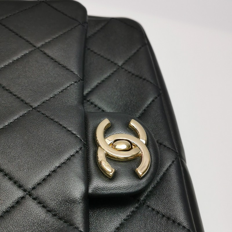 Chanel Classic Flap 季節限定款羊皮純色菱格絎縫雙C扣皮穿鏈單肩包斜挎包-11