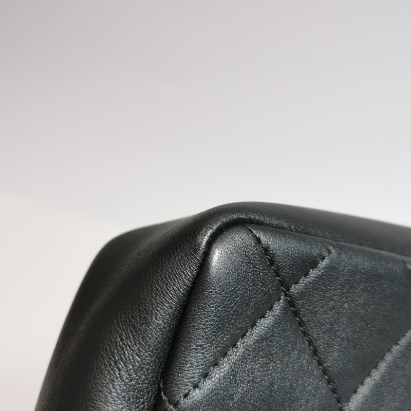 Chanel Classic Flap 季節限定款羊皮純色菱格絎縫雙C扣皮穿鏈單肩包斜挎包-16