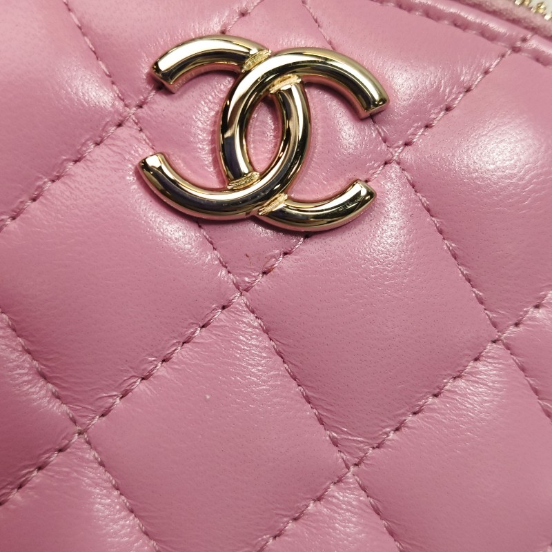 Chanel 羊皮純色菱格絎縫雙CLogo圓餅包手提包-11