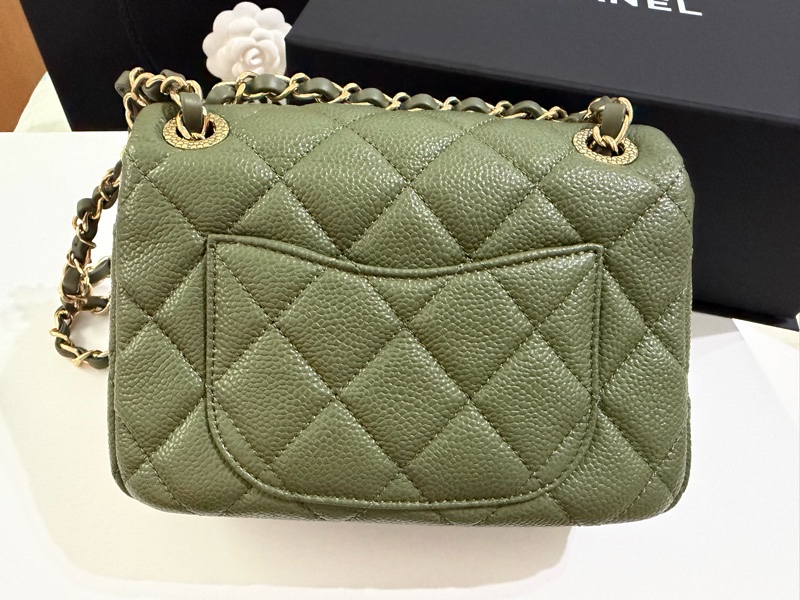 Chanel 小型綠色方包-7