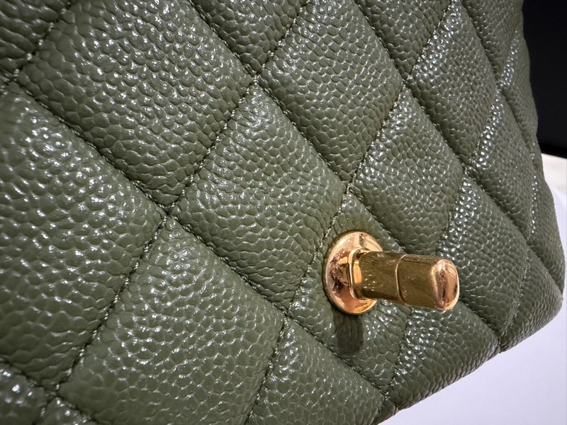 Chanel 小型綠色方包-11