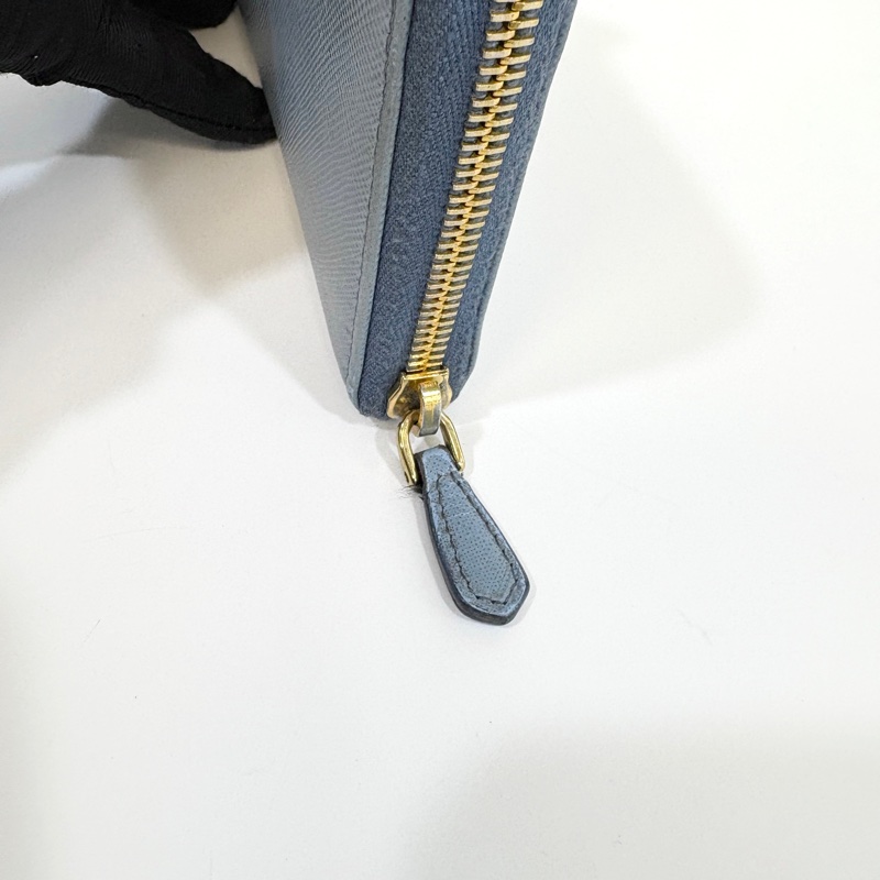 prada天藍色八卡ㄇ拉長夾-8