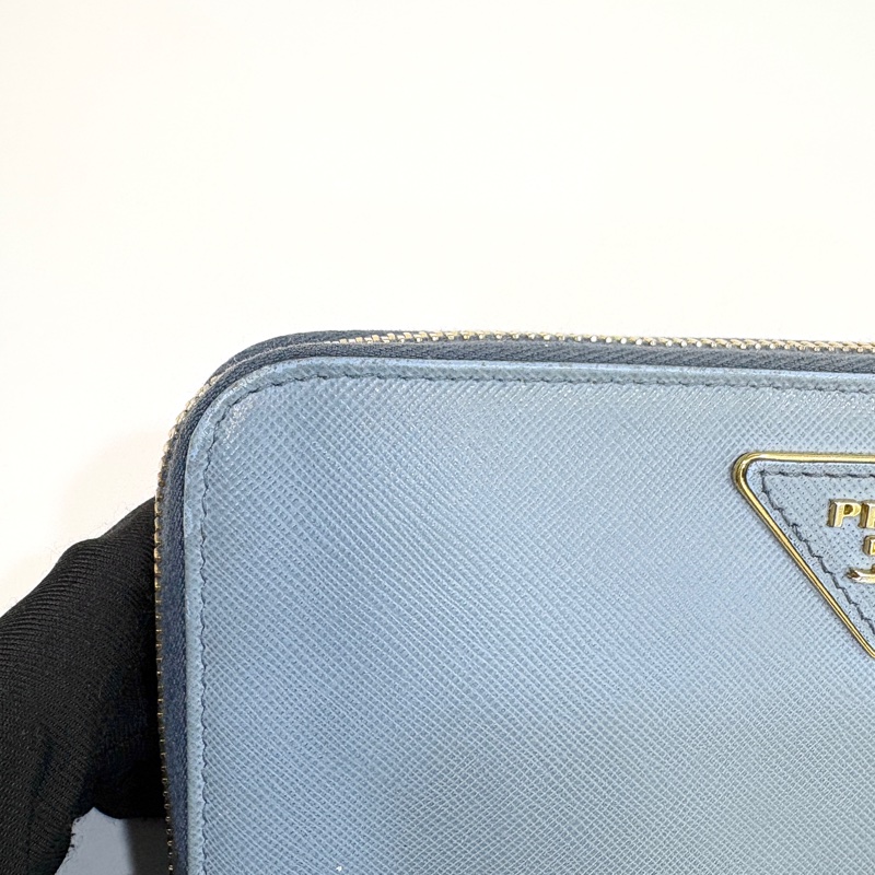 prada天藍色八卡ㄇ拉長夾-16