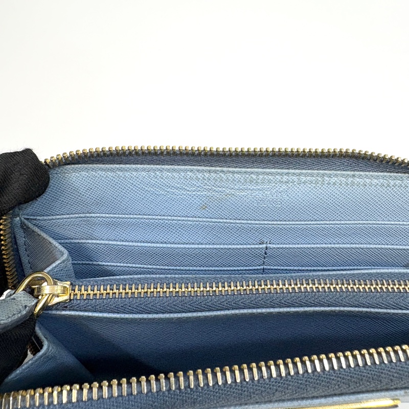 prada天藍色八卡ㄇ拉長夾-21