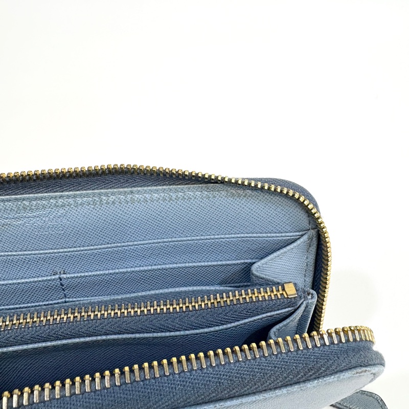 prada天藍色八卡ㄇ拉長夾-22