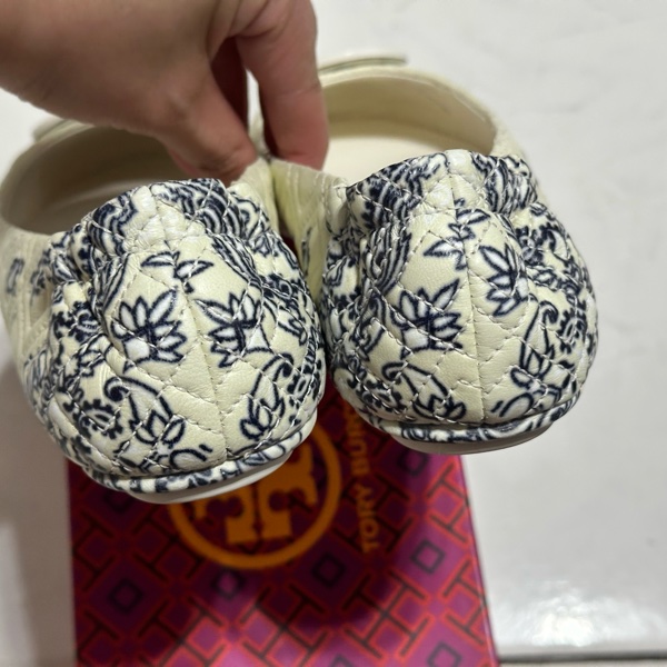 TORY BURCH 藍花紋 娃娃鞋 尺寸7-6