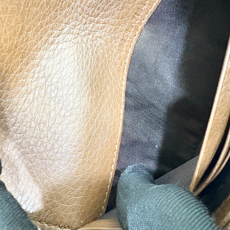 Gucci咖啡色牛皮GG logo下蓋釦式長夾400586-20