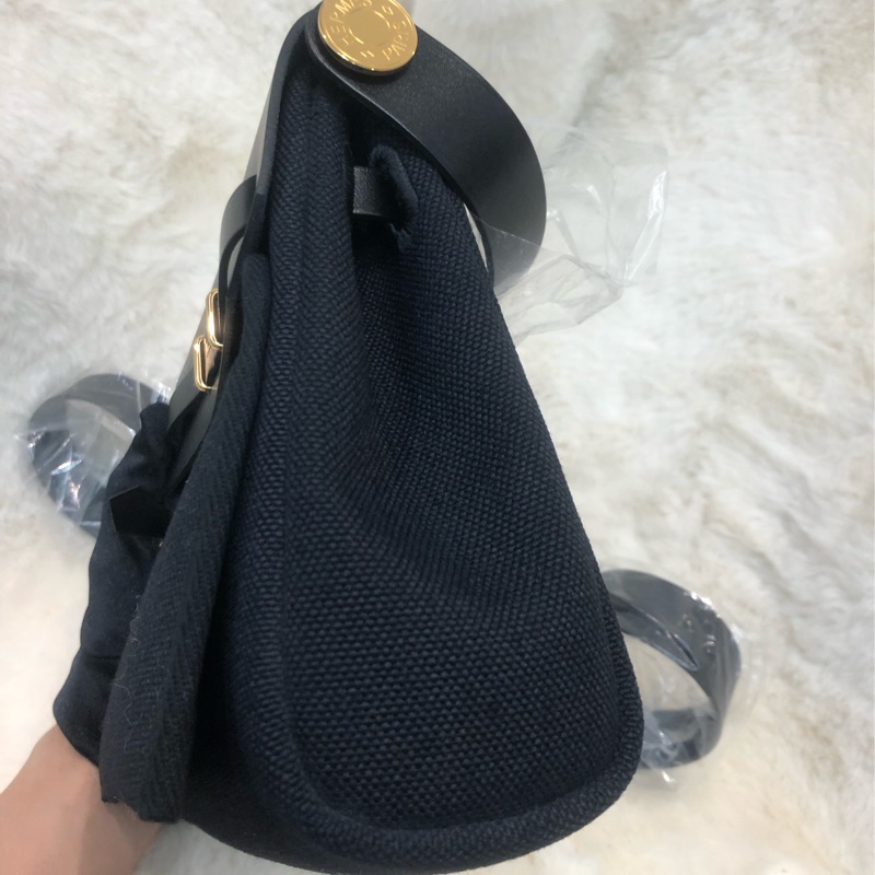 Hermes 黑色金扣Mini Herbag XB889-3