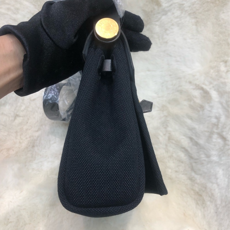 Hermes 黑色金扣Mini Herbag XB889-4